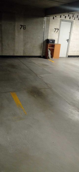 Wynajmę miejsce postojowe w hali garażowej na ul. Królowej Bony