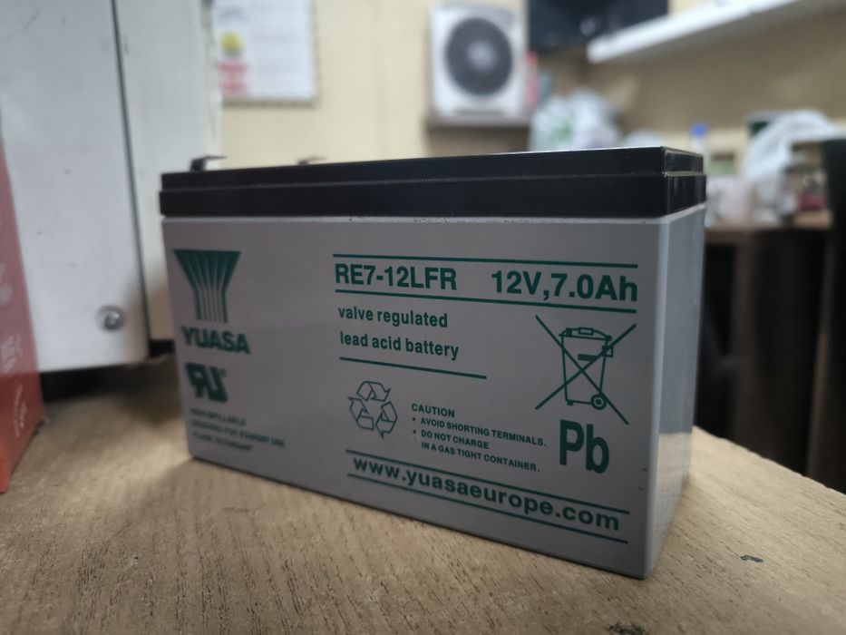 Sprzedam akumulator Yuasa 12V