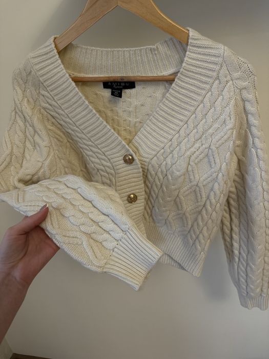 Светр вязаний