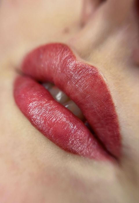 Модель перманентний макіяж