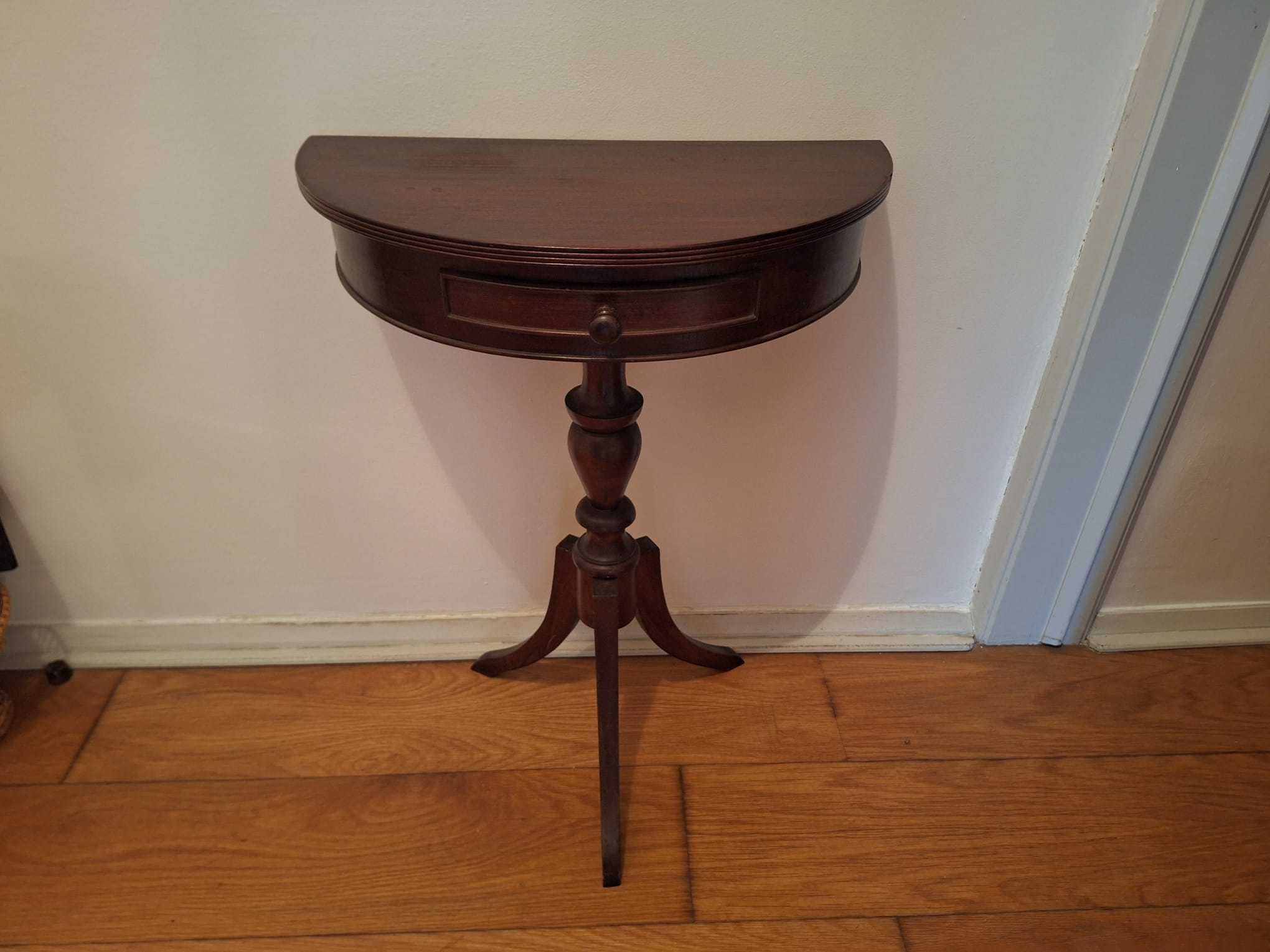 Mesa meia lua em madeira