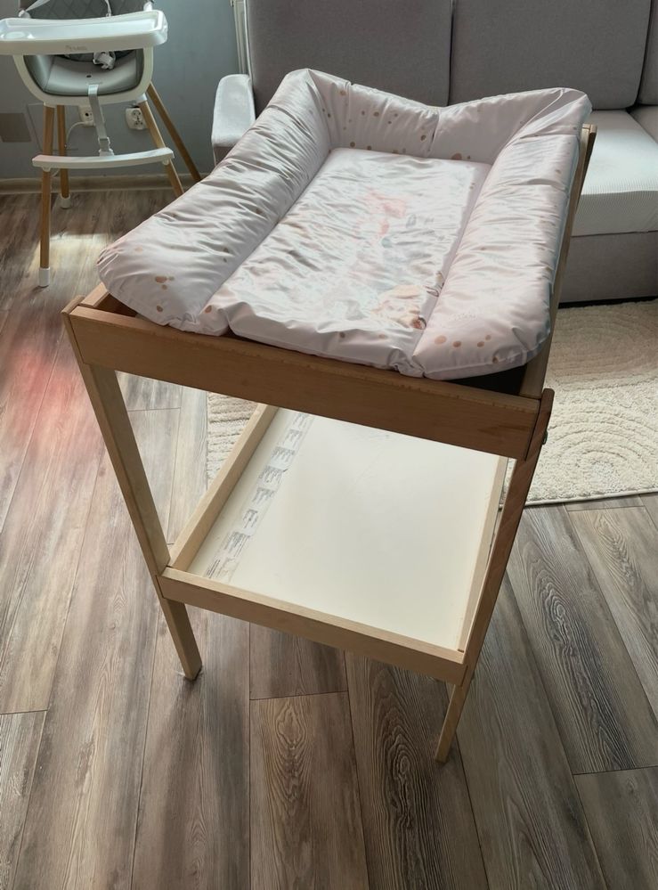 Przewijak dla niemowlaka ikea