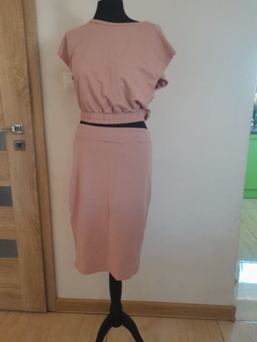 Komplet zestaw dresowy spódnica pudrowy róż i bluzka S M 36 38