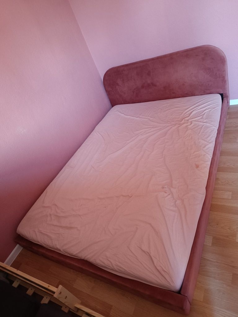 Łóżko tapicerowane z materacem 140x200