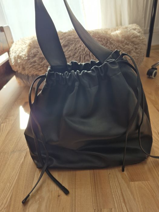 Torebka czarna MANGO