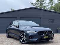 Volvo V60 FV23%/R-design/B4 197/ACC/Blis/Pilot assit/Serwis ASO/Perfekt