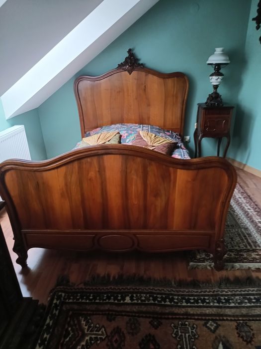 Łóżko francuskie orzech.