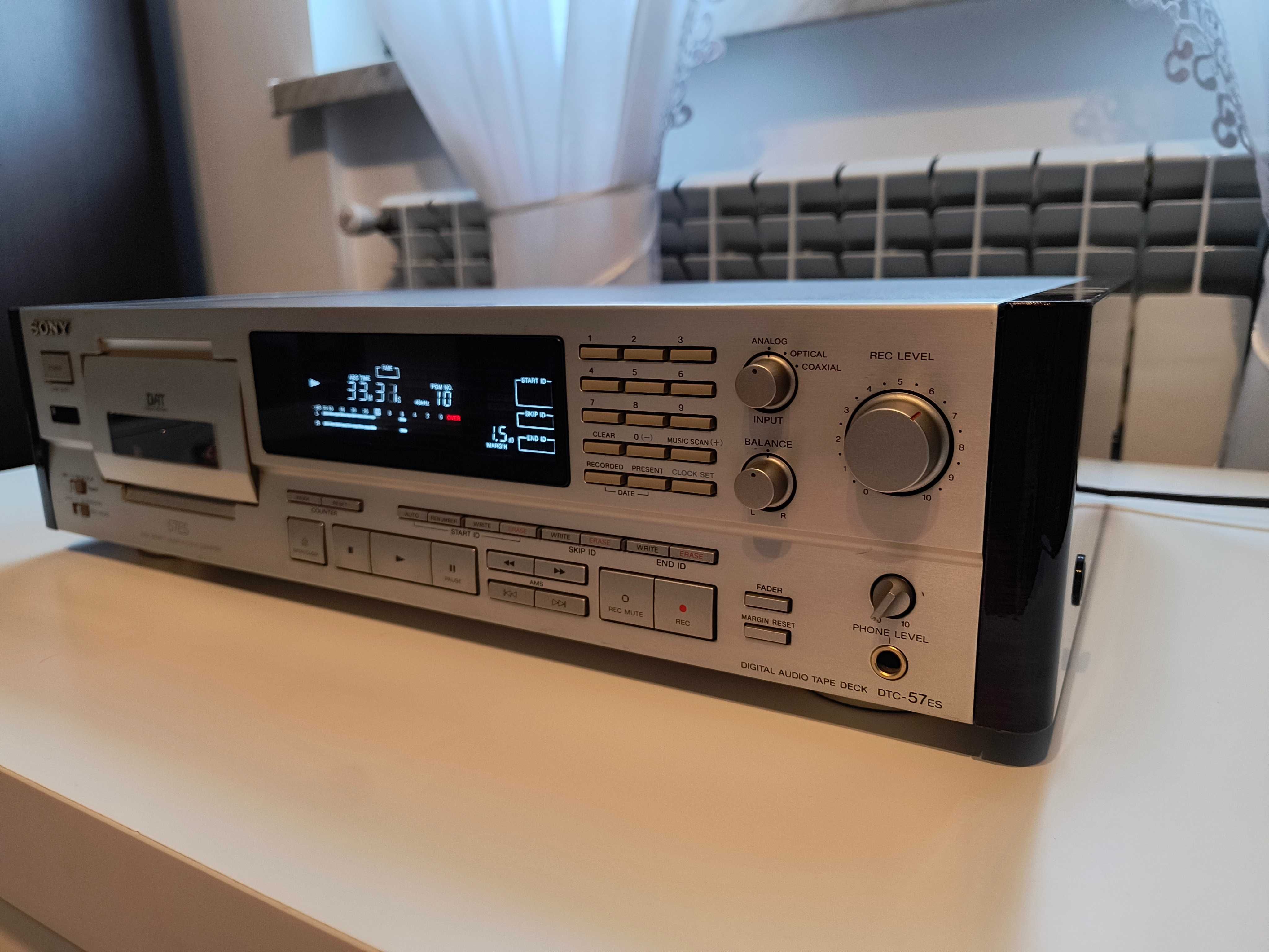 Sony Dat DTC 57ES złoty