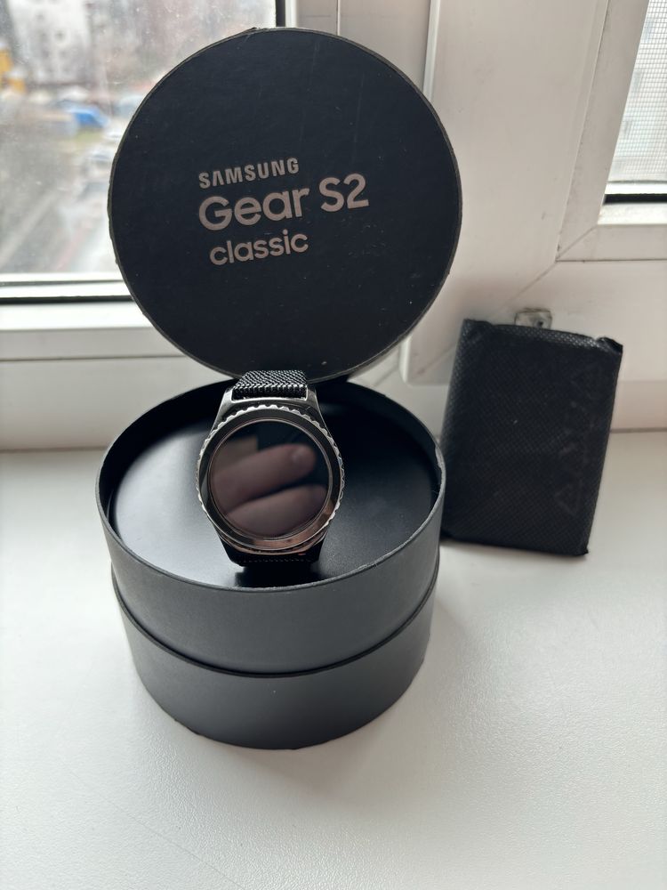 Часы Самсунг Gear S2 classic