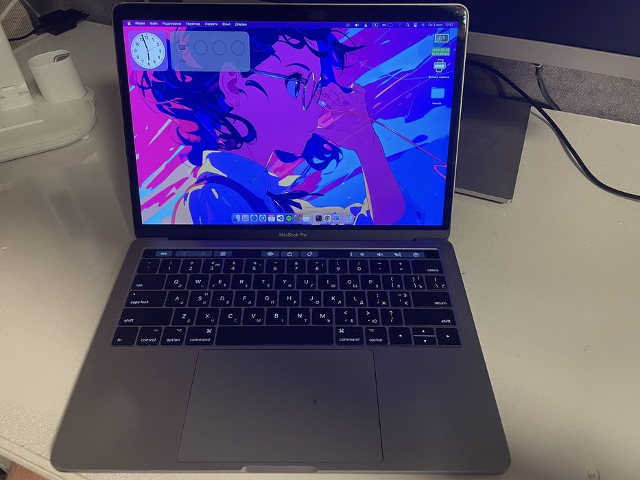 Macbook pro 13 2017 16/256 з коробкою
