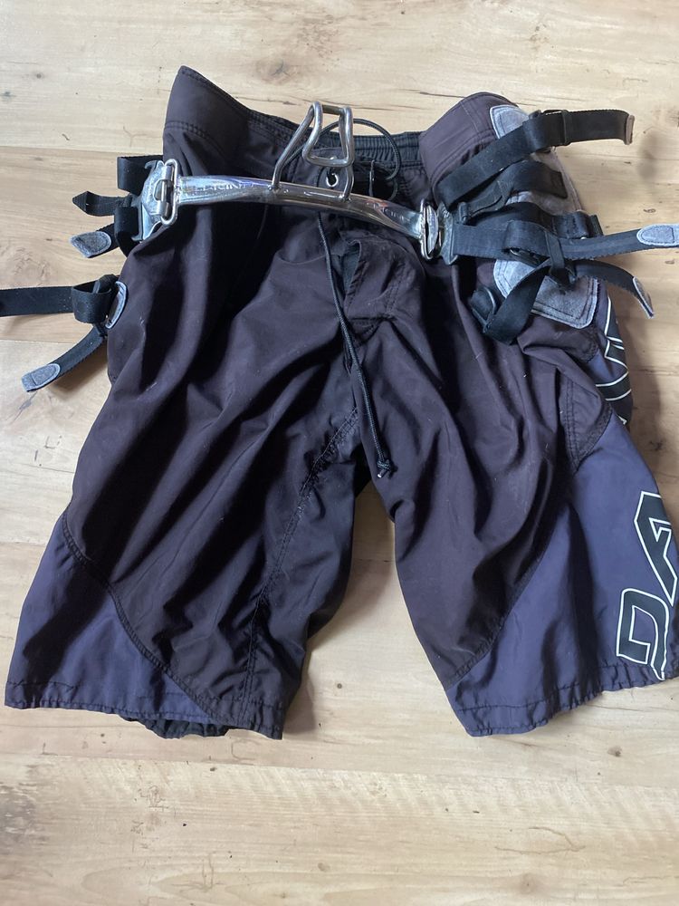 Trapez Dakine NITROUS  Roz 34 windsurfing
