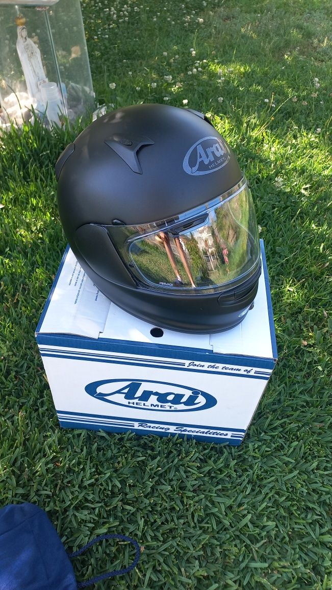 Capacete Arai + Luvas Ixon
