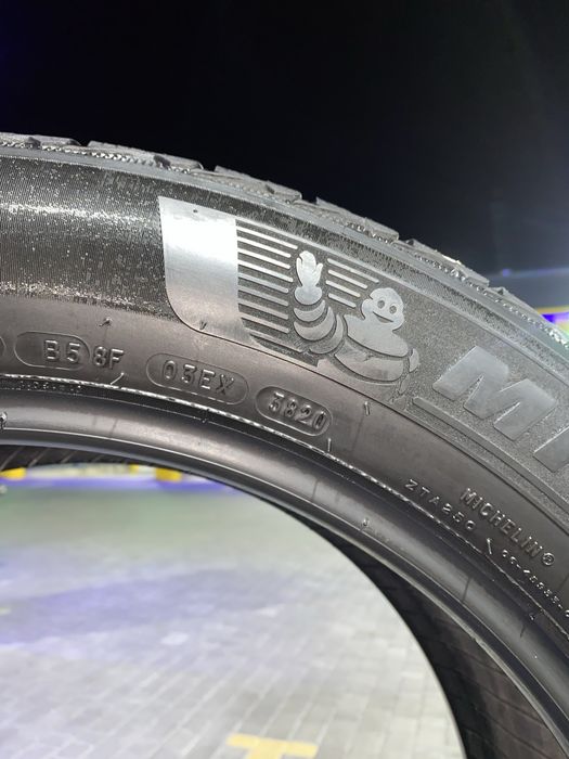 Резина зимняя 235 55 R19 Michelin