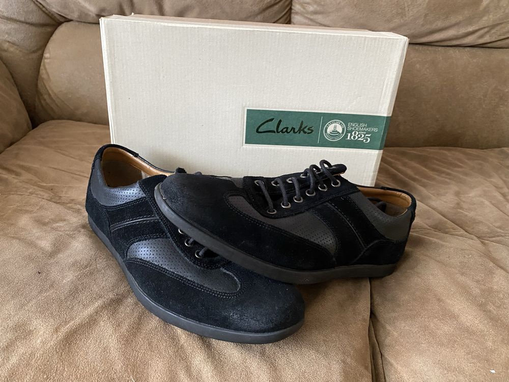 Замшеві туфлі-кросівки бренду Clarks