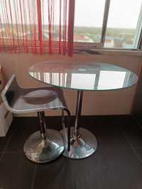 Conjunto de mesa e duas cadeiras