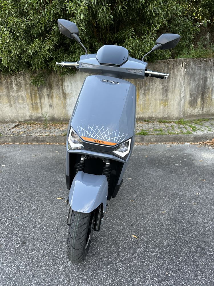 Scooter eletrica seventeen zoa