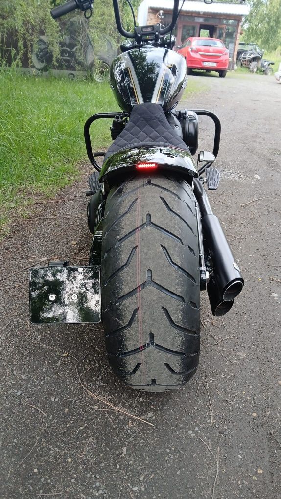 Harley Davidson Custom street Bob 107 FXBB