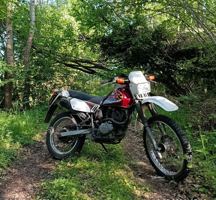 Motocykl Suzuki dr 125 enduro cross