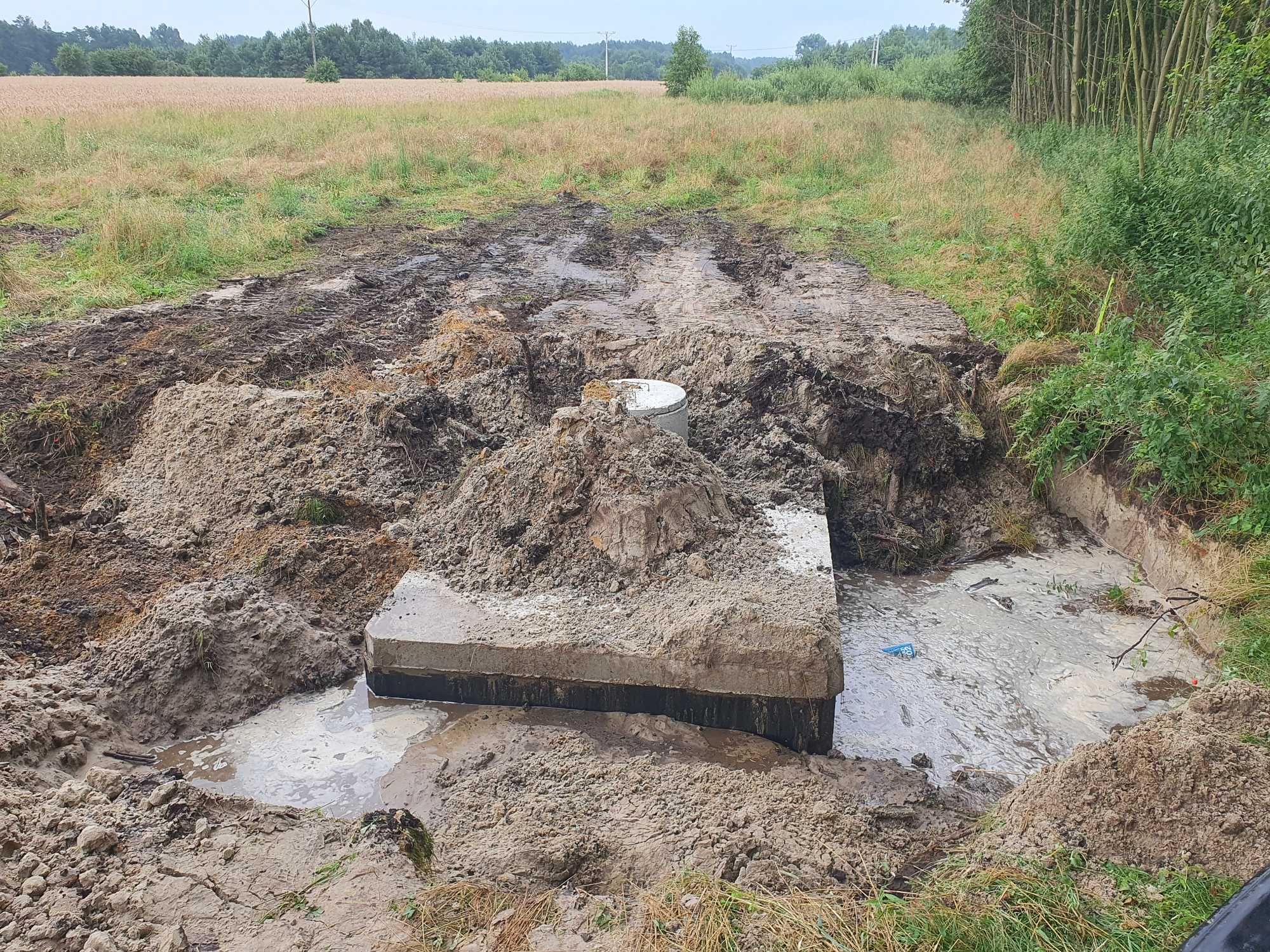 Szamba Betonowe Kompleksowo wykop montaż koparka zbiornik betonowy