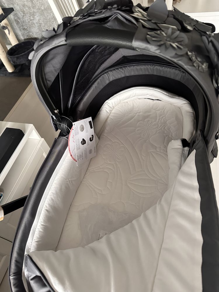 Cybex priam rose gold 4.0 simply flowers