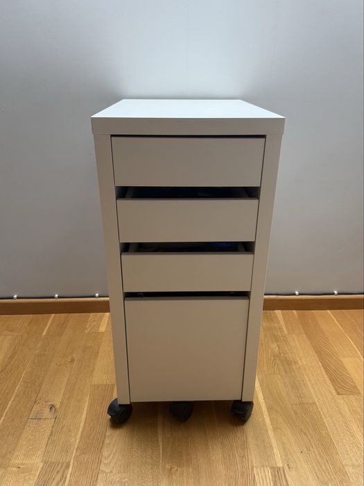 Biała szafka na kółkach, komoda z szufladami do biurka, IKEA Micke