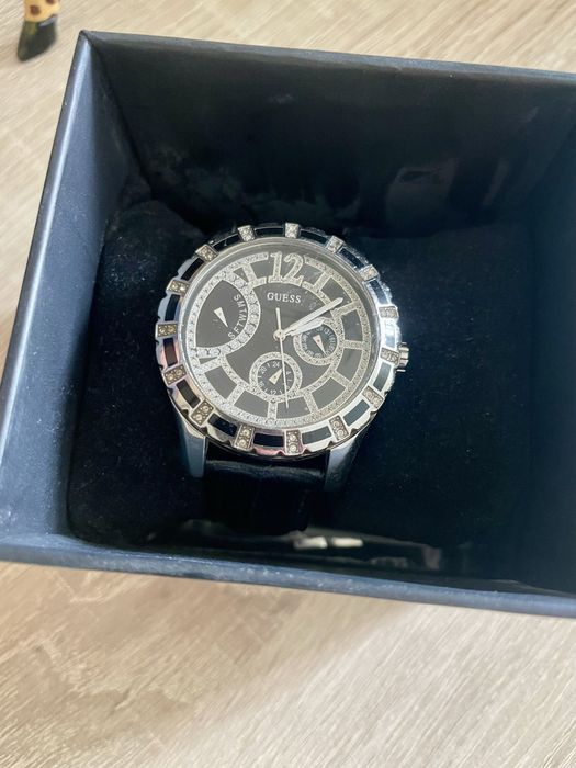 Жіночий годинник Guess