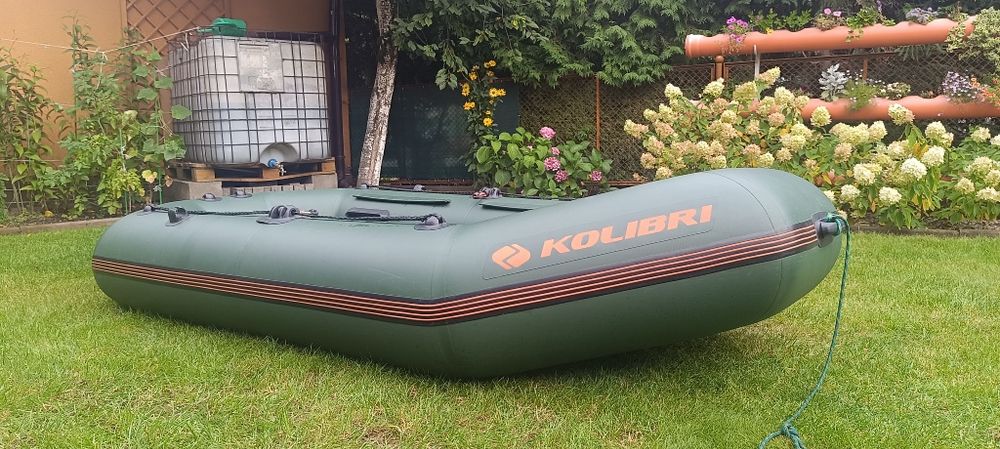 Ponton Kolibri K-260TL z podłogą rolowaną pawężą listwą odbojową