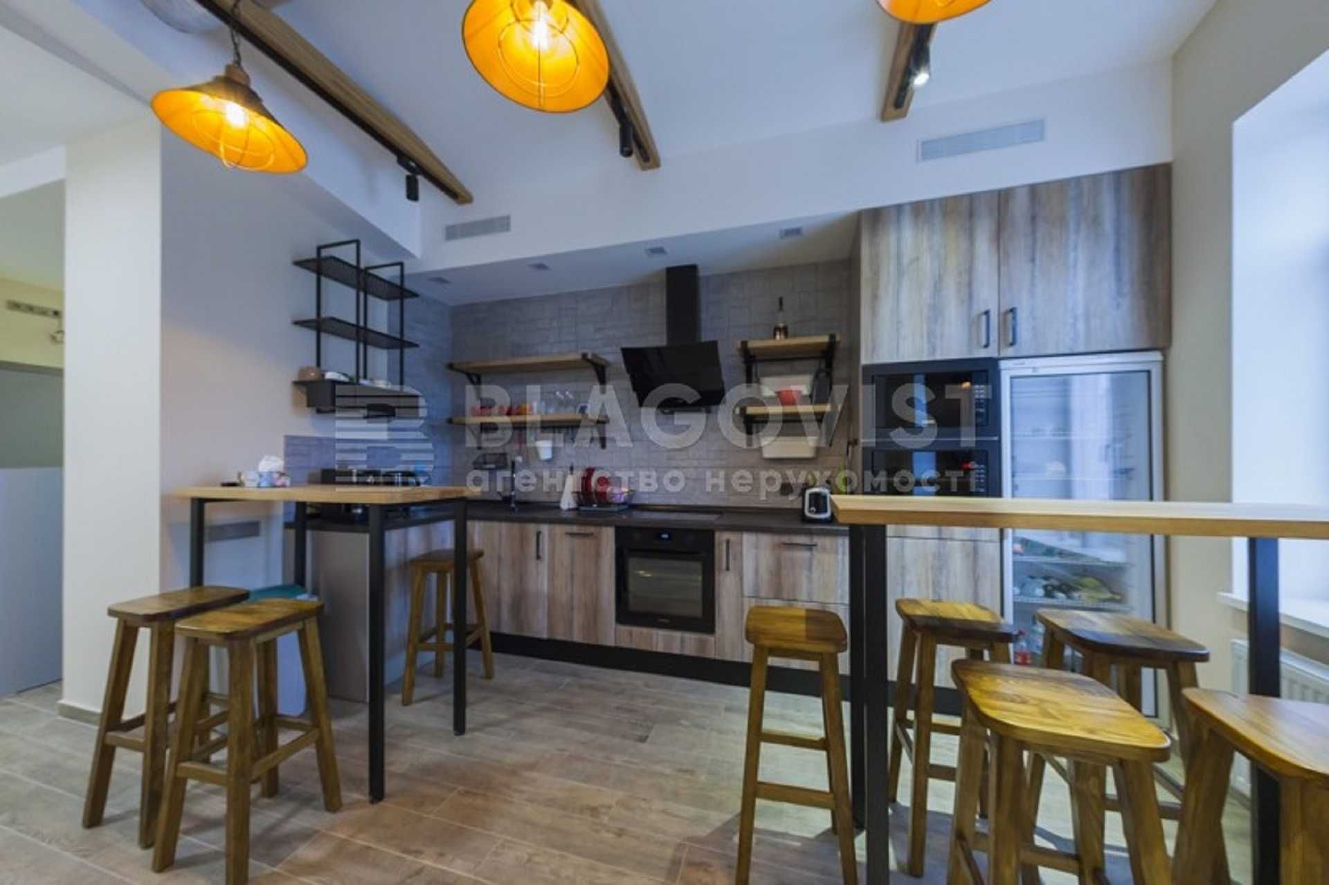 Щекавицька,30/39  нежитлове приміщення 225кв.м. Готель hostel  Поділ