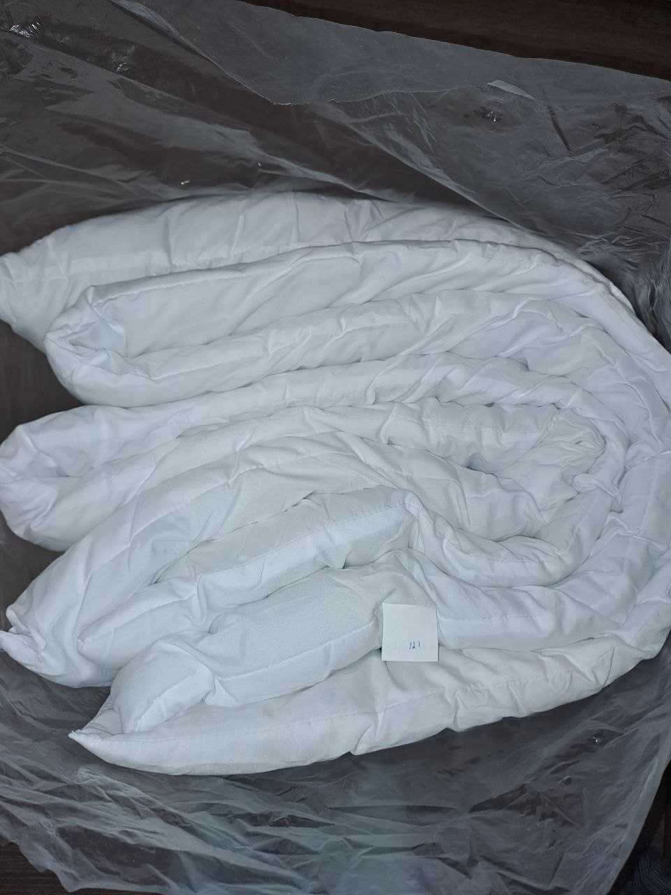 Ковдра з подушкою