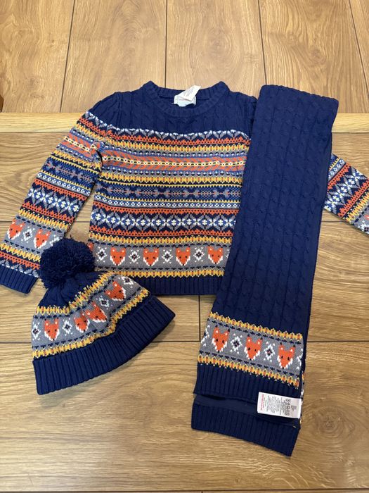 Утеплений набір светрик, шапочка та шарф на хлопчика