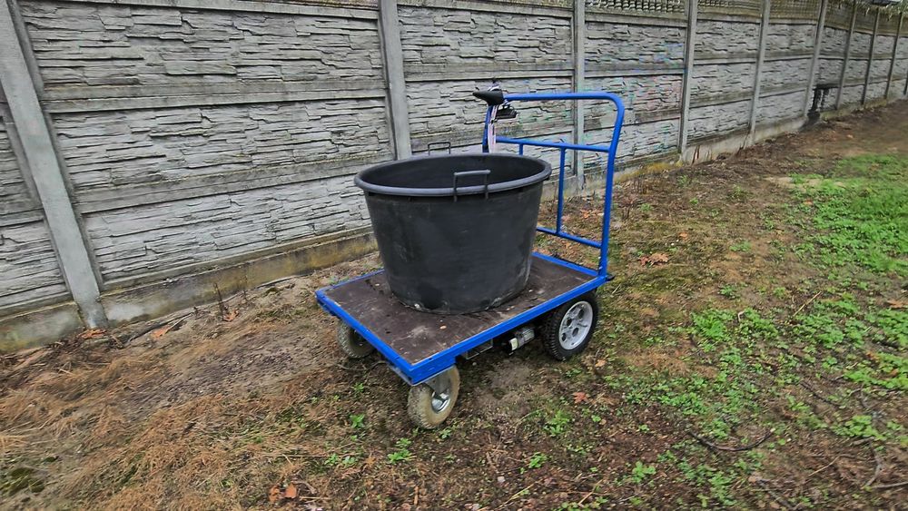 Wózek platformowy ,elektryczny do ogrodu na budowę