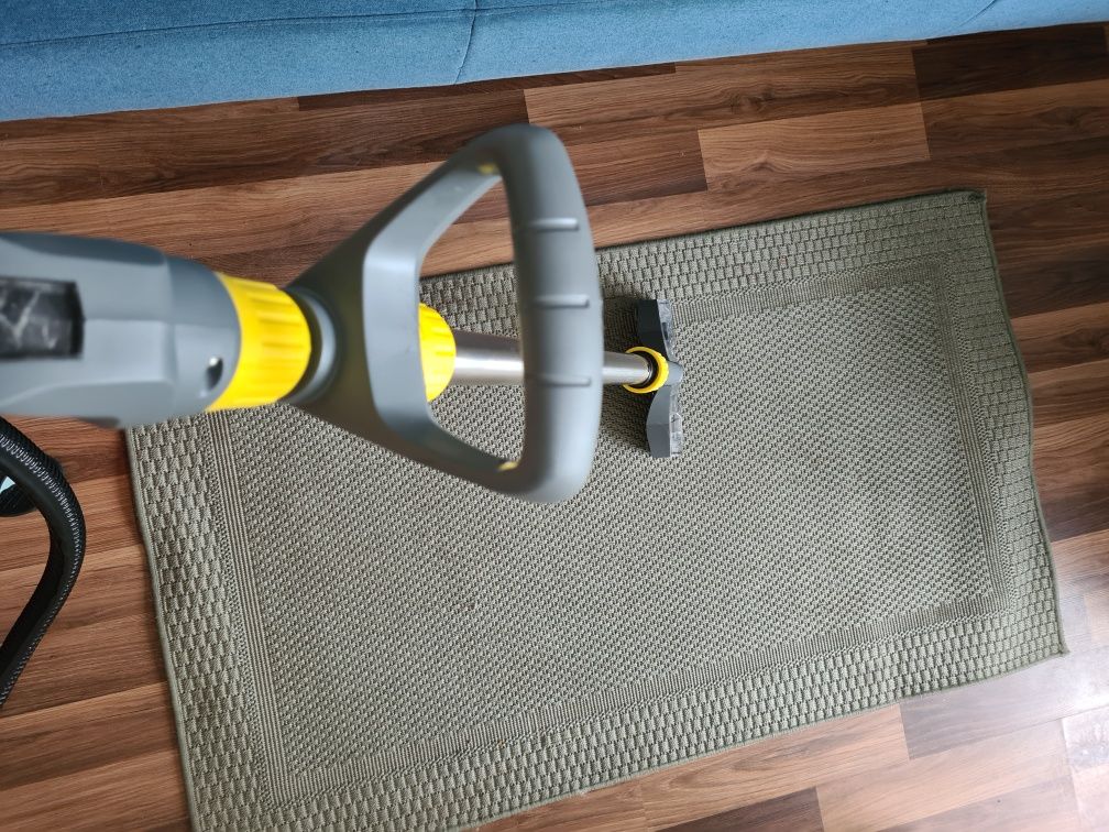 Wynajem odkurzacza piorącego Karcher pranie wypoczynku auta proszek