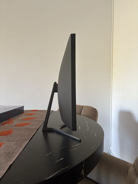 Monitor Gaming Curvo MSI Optix G241VC