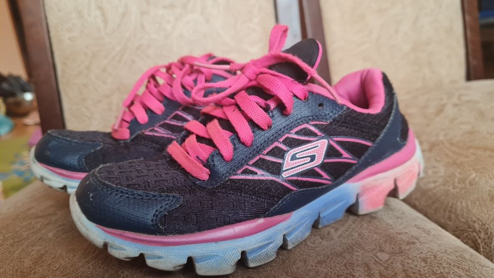 Кроссовки Skechers go run 30р.
