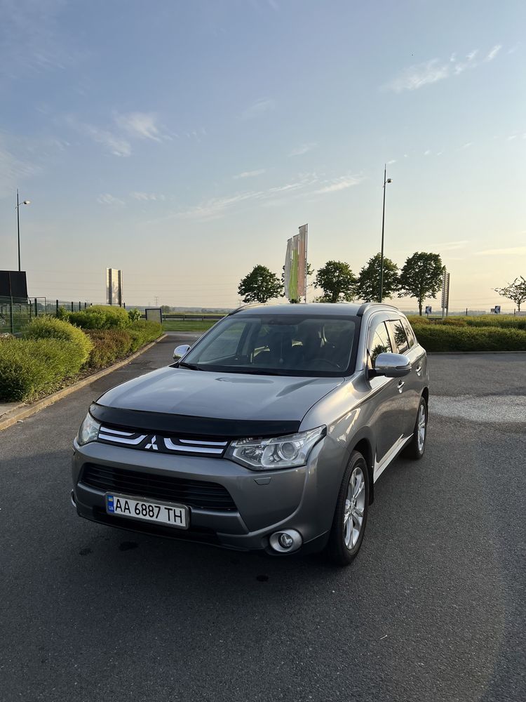 Mitsubishi Outlander 2012