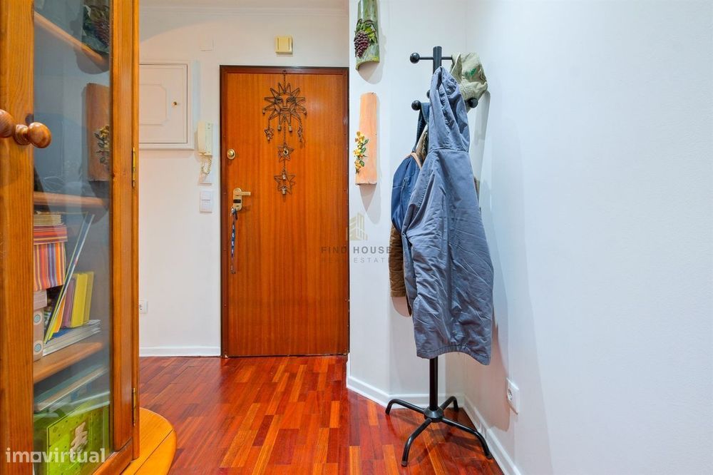 Apartamento T2 na Av. dos Bons Amigos em Agualva-Cacém