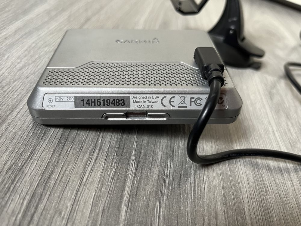 GPS навігатор Garmin Nuvi 200