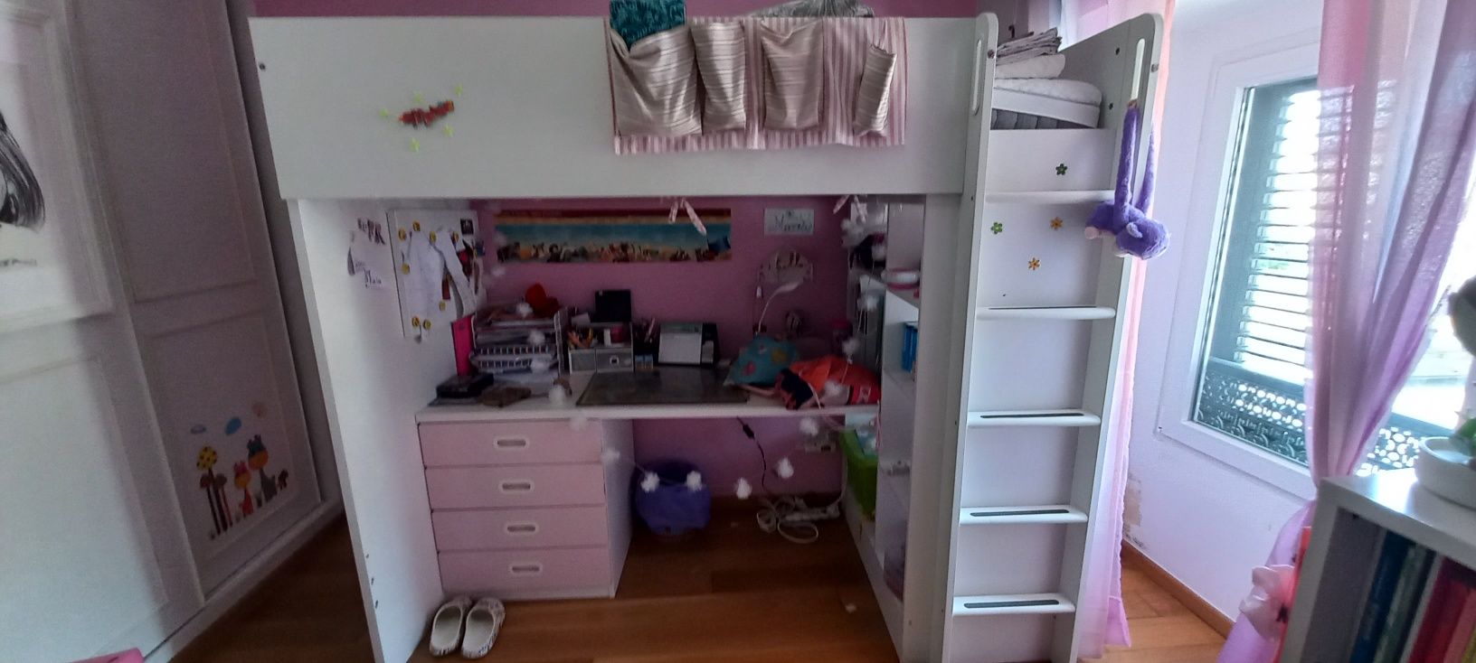 Cama Alta com Secretaria Smastad Rosa