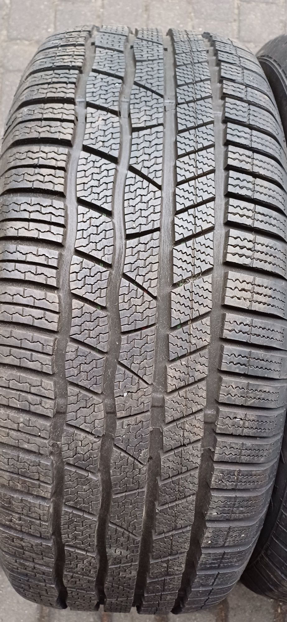 255/50R20 109H CONTINENTAL , komplet opon zimowych.