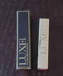 Avon Luxe szminka z serum do ust Awakening Coral