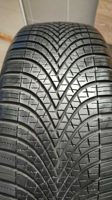Opony całoroczne wielosezonowe 235 55 R18 Navigator 3 Dębica