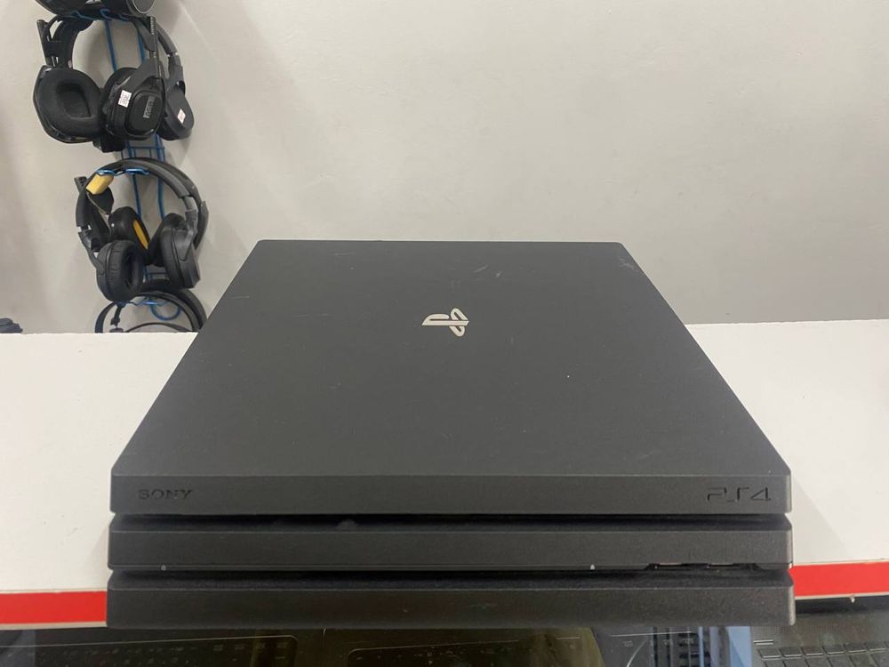 PlayStation 4 Pro 1 TB