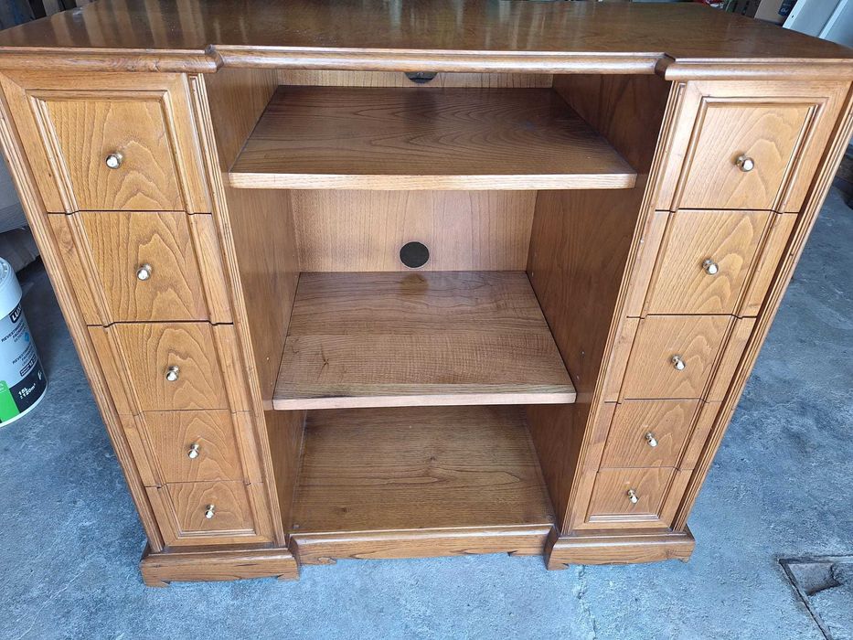 Móvel de Sala, em madeira maciça