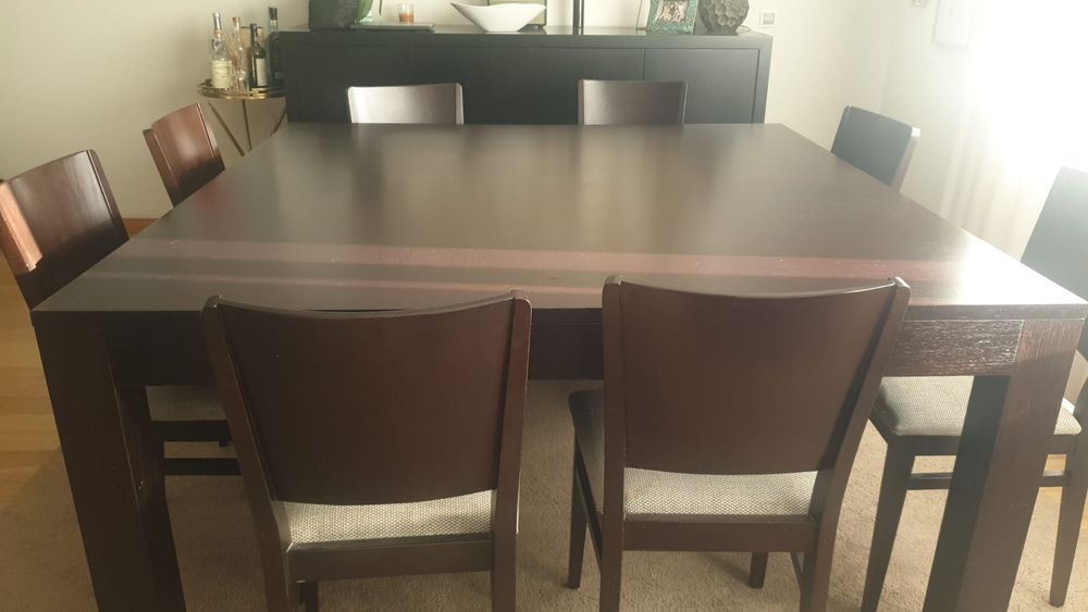 Mesa de sala de jantar + 8 cadeiras