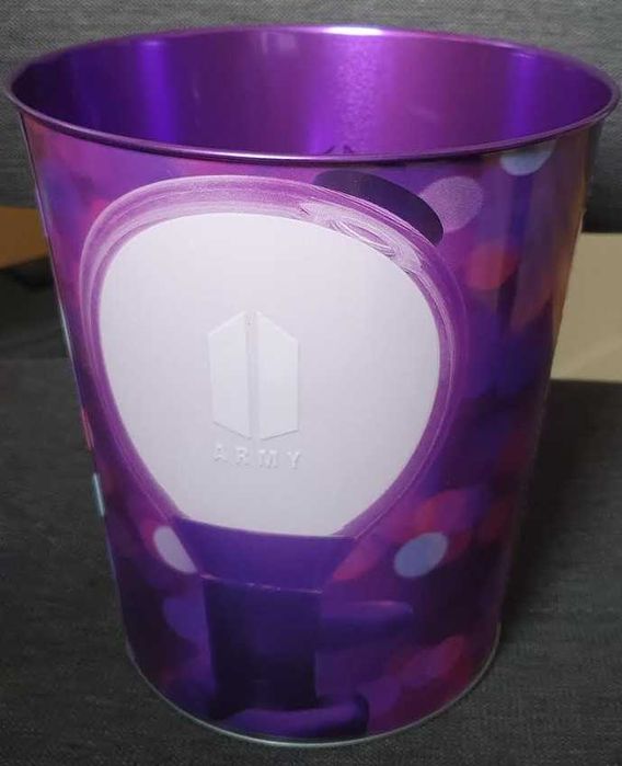 BTS metalowy kubełek  + kubek z pokrywką i słomką - IDEALNY STAN