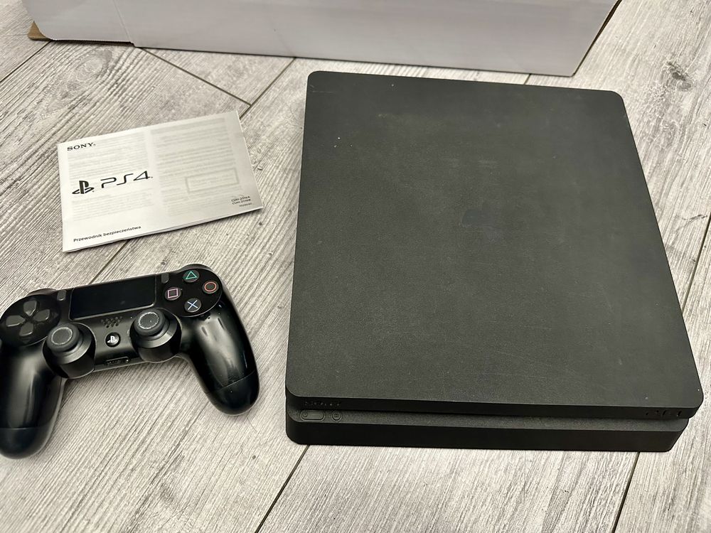 Konsola Ps4 Slim 500 GB 2 pady  zamiana iphone