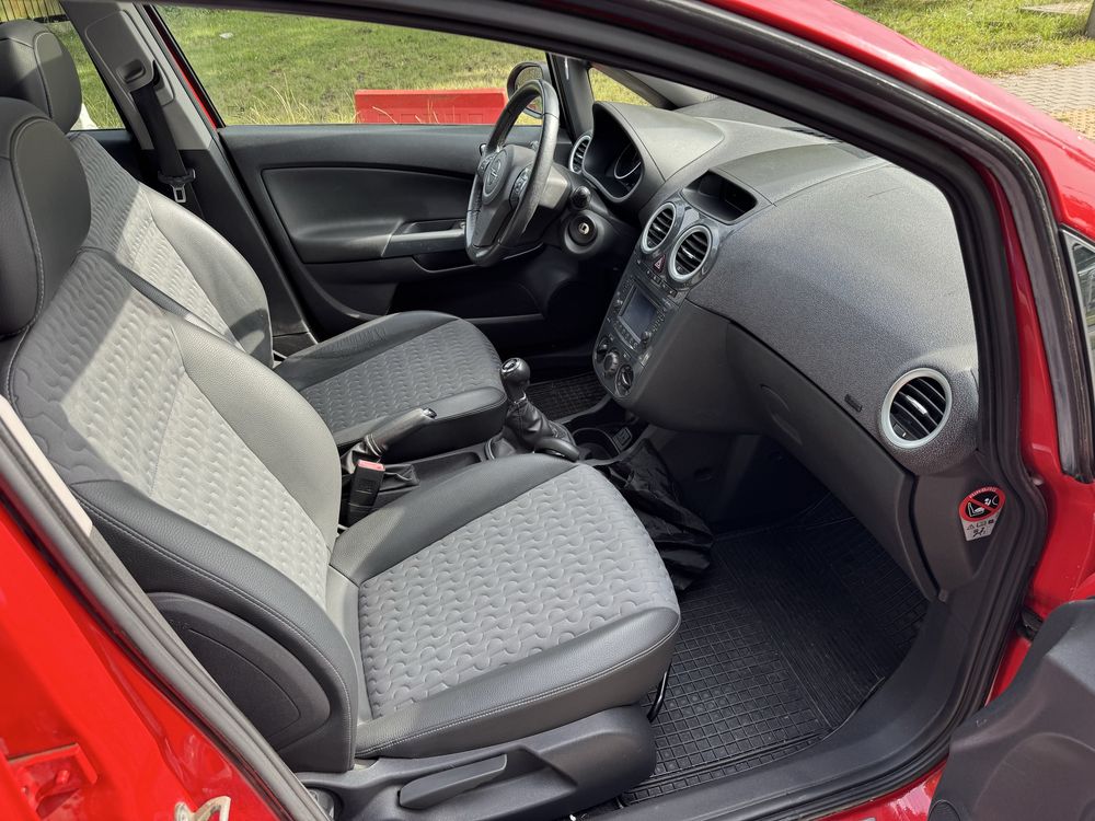 Opel corsa D OPC Line 131km