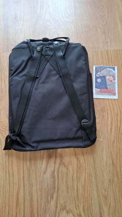 Czarny plecak Fjallraven.