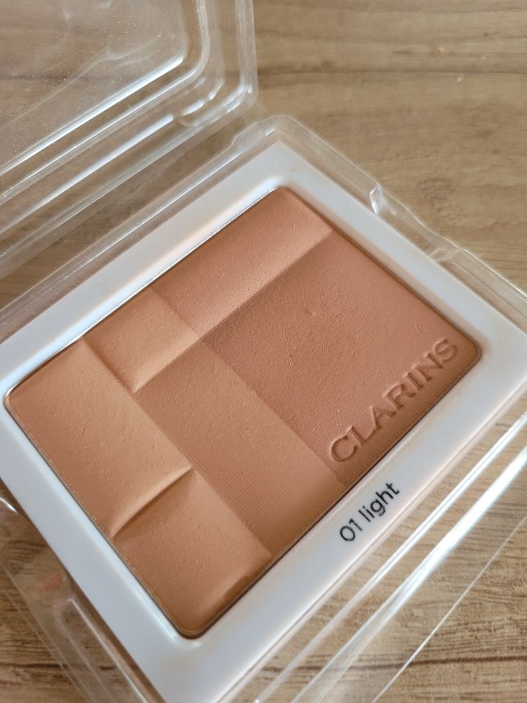 Bronzer Clarins puder konturowanie