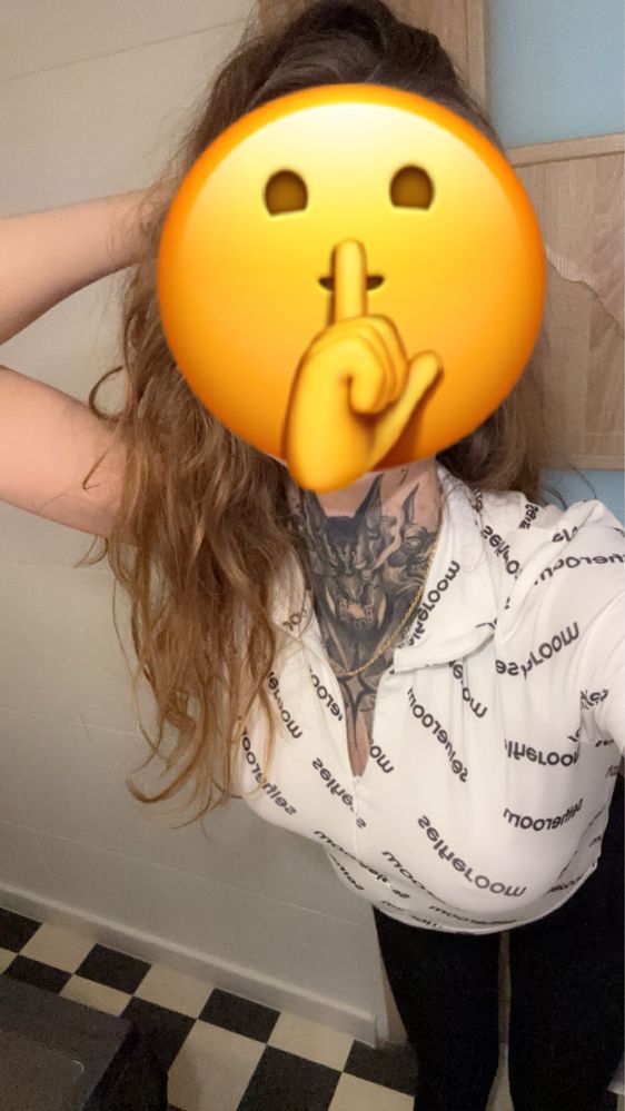 Biały obcisły top selfieroom